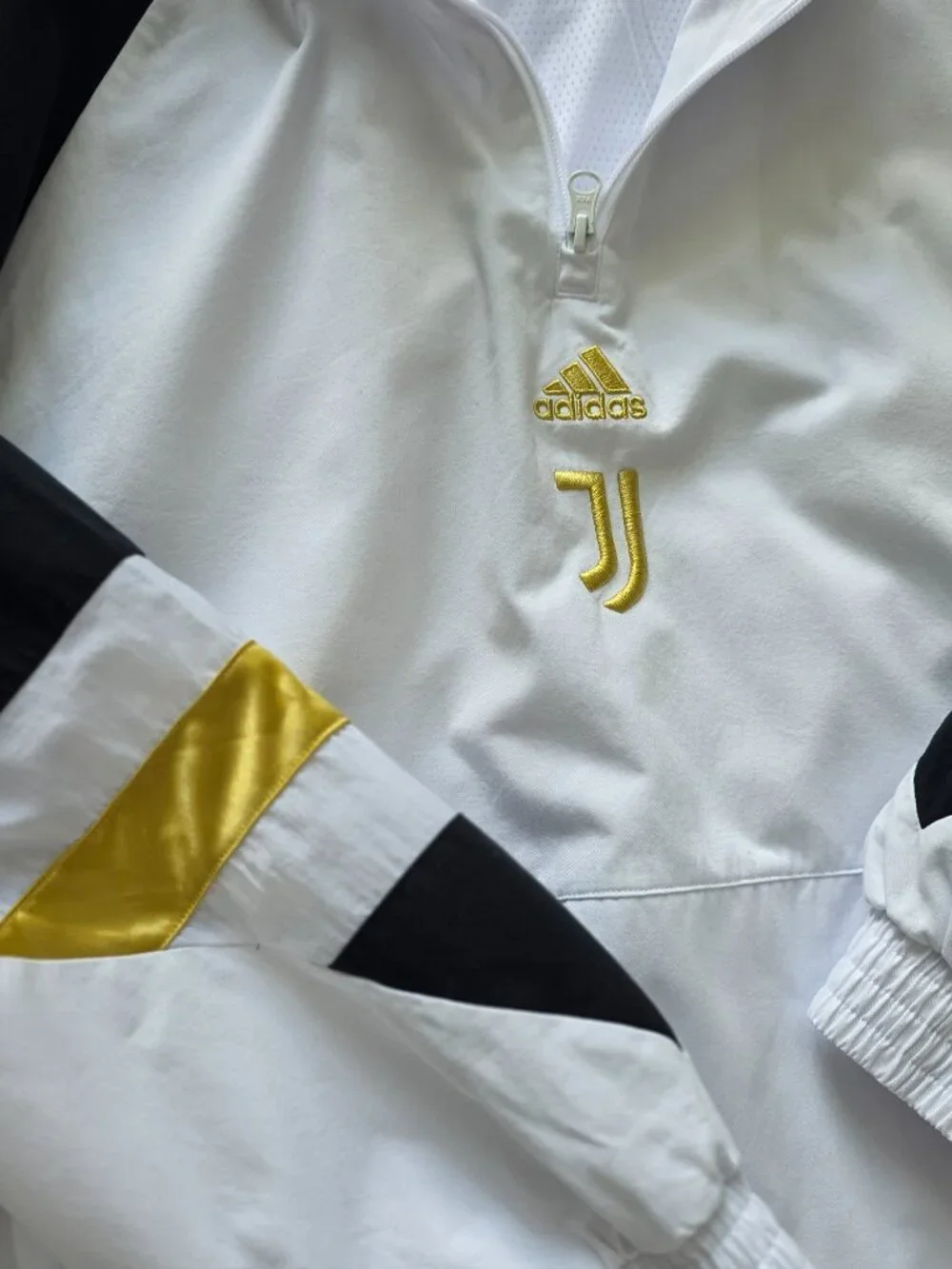 RETRO ADIDAS JUVENTUS TRAINING JACKET XL